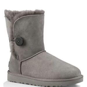 Ugg Australia Women 5803 Leather Sheepskin Bailey button II boots shoes sz 6